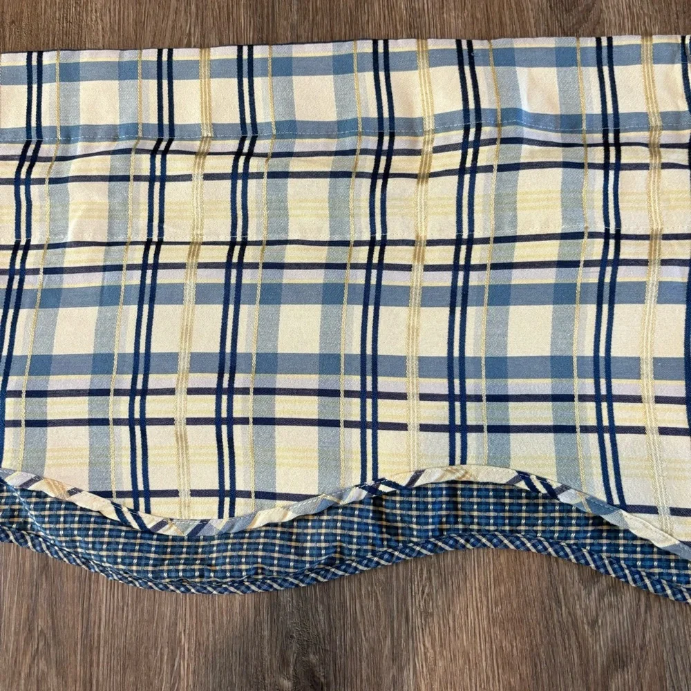 VTG Williamsburg Double Layered Scalloped Plaid Valance Blue Cream 72